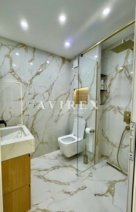 Дава се под наем Тристаен апартамент в Пловдив, Център - 130 кв.м за 917.49 € - Снимка #2