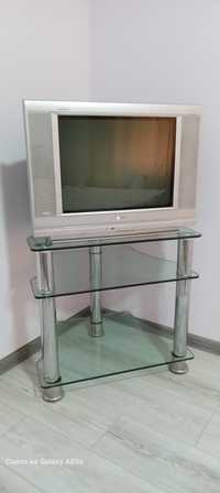 Телевизор и стеклянная тумба