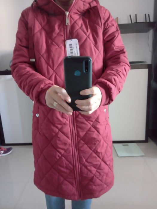 Vând geaca iarna bordo mărimea M/L