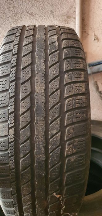 Гуми 2бр 205/60/15 - 1бр  - 40лв