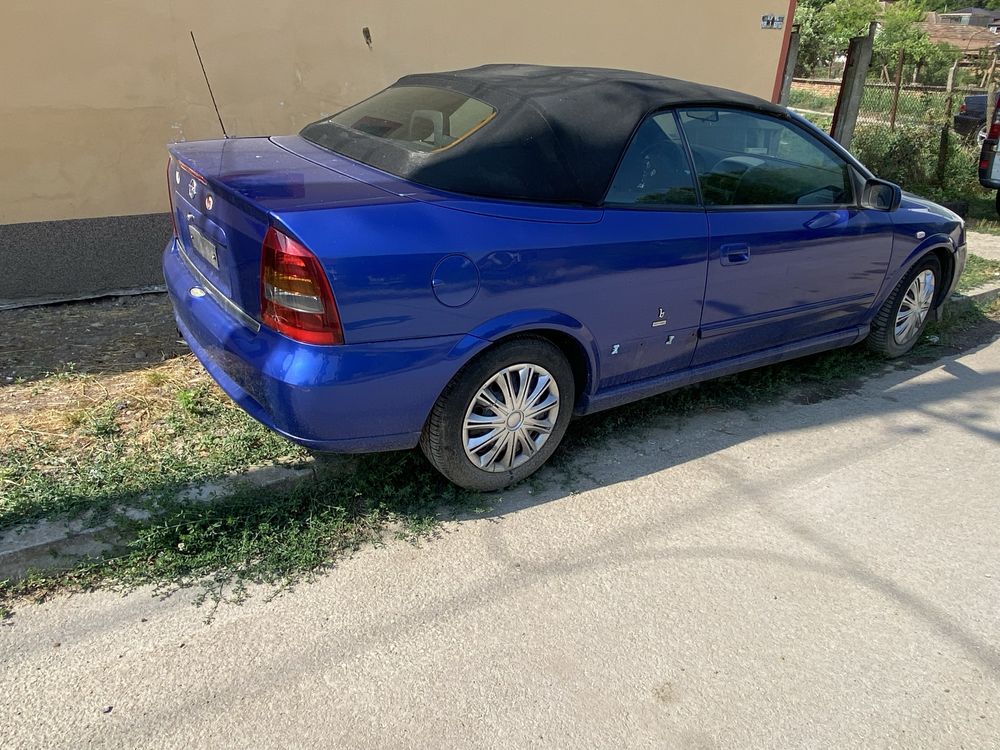 Opel Astra  колата се продава само на части