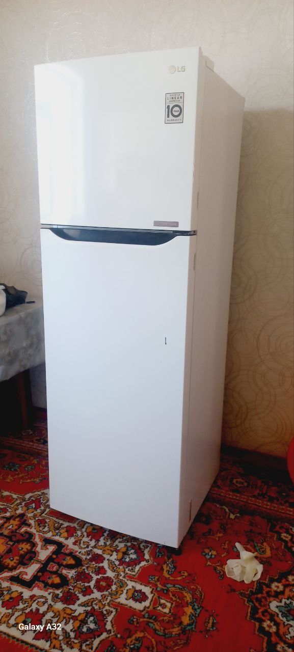 LG xолодилник сатылады.
