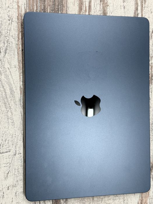 Macbook Air m4 Pret 3650 lei