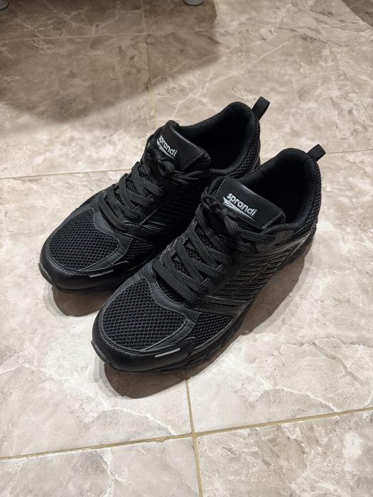 Adidași in stare bună