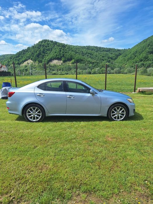 Lexus is 200 volan dreapta
