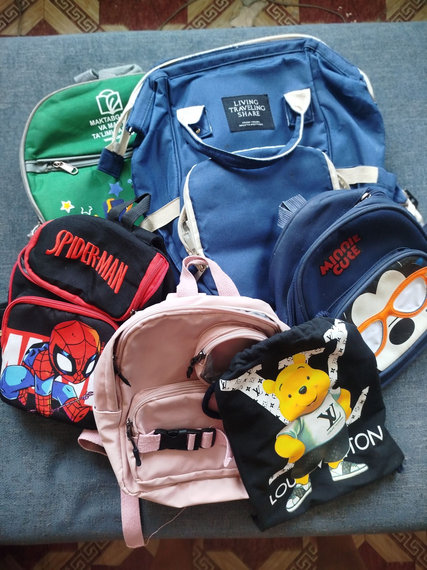 Bolalar sumkasi sotiladi