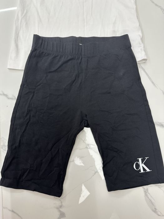 Къс Клин с тениска calvin klein и чанта