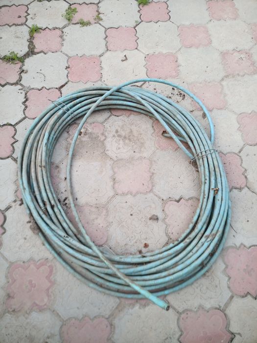 Кабель куски примерно 20м