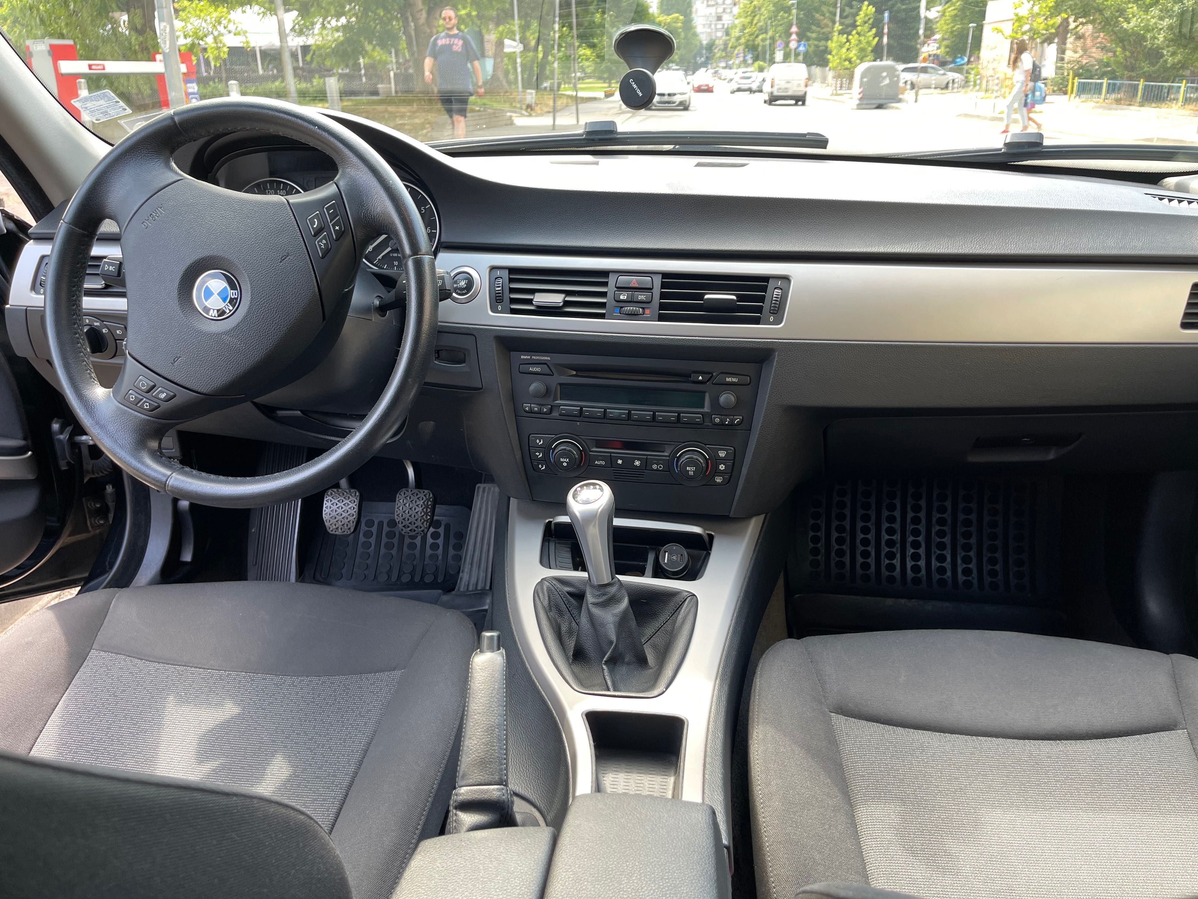 BMW 3-та серия 2005, бензин