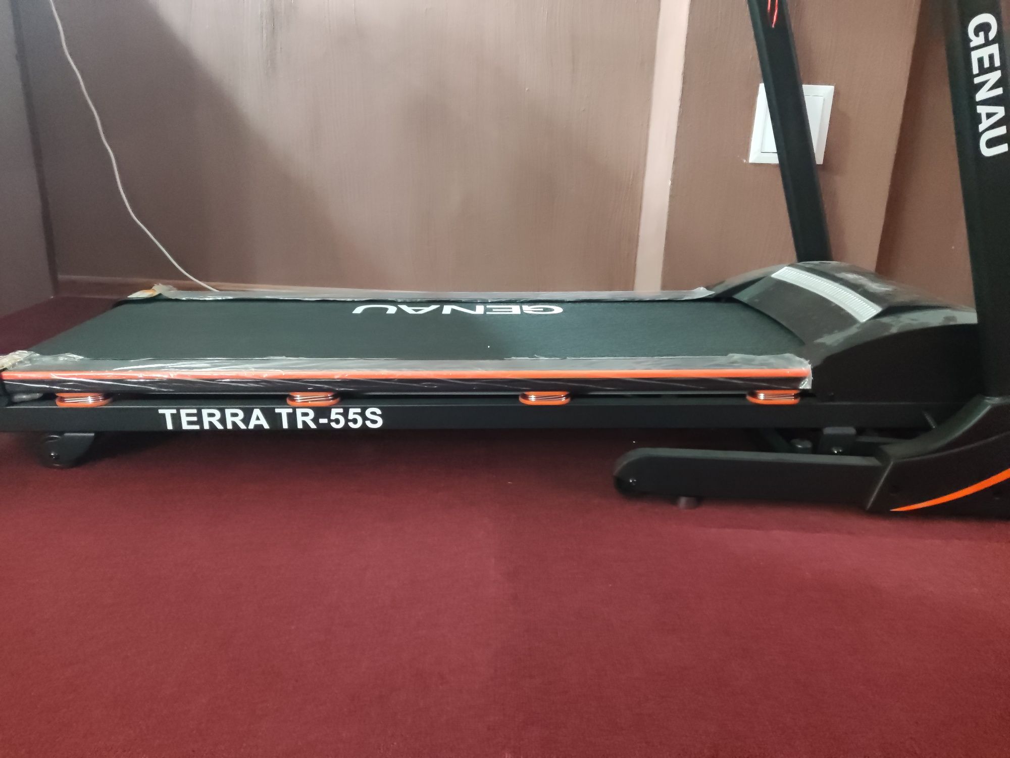 Продам беговую дорожку Genau Terra TR-55S