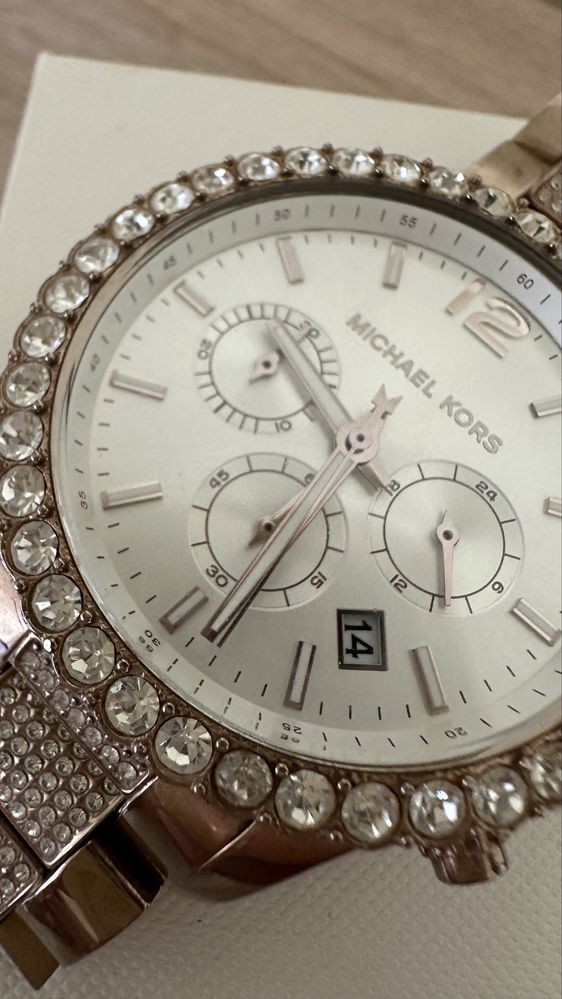 MICHEL KORS часовник