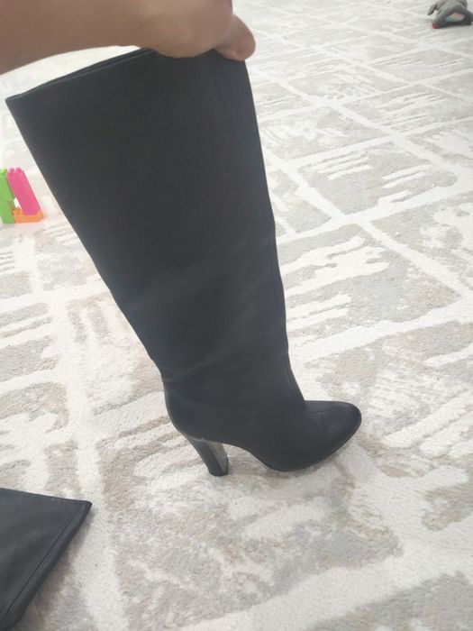 сапоги осенние 37р кожаные баскони в отличном состоянии