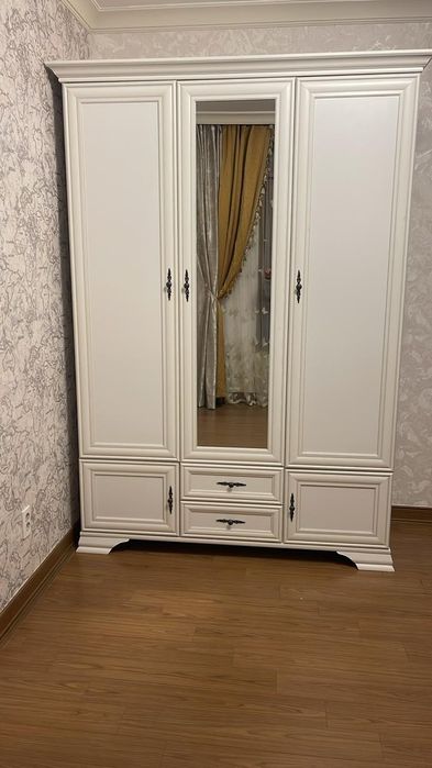 Шифонер дерево срочно продаю