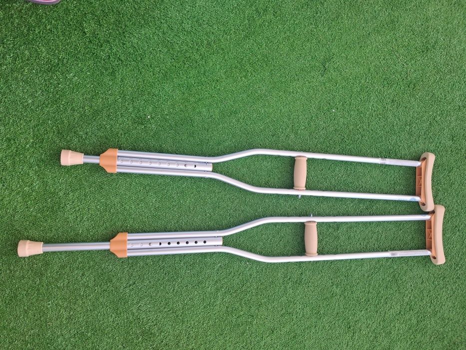 Продам костыль новые