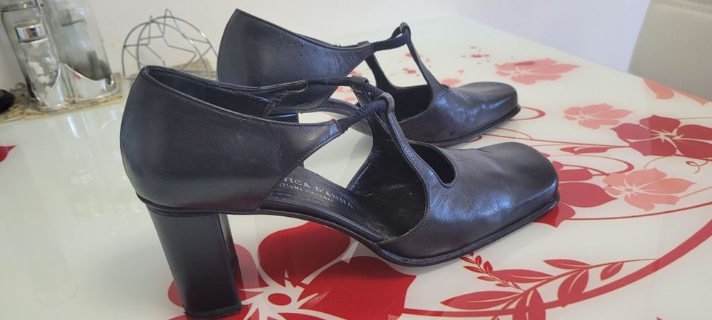 Vand sandale elegante din piele, fabricație Italia, M.40