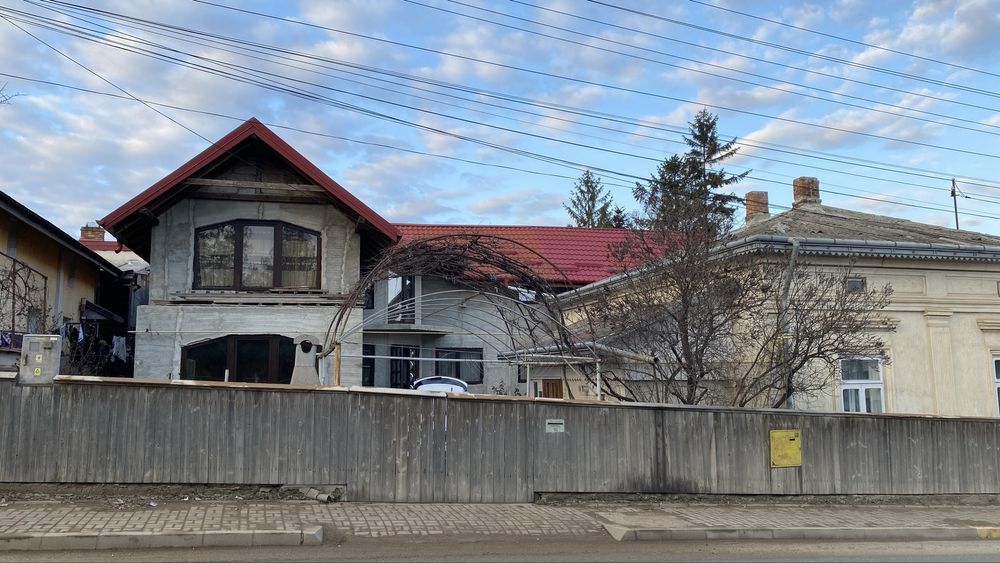 Proprietate de vânzare- 2 case pe acelasi teren