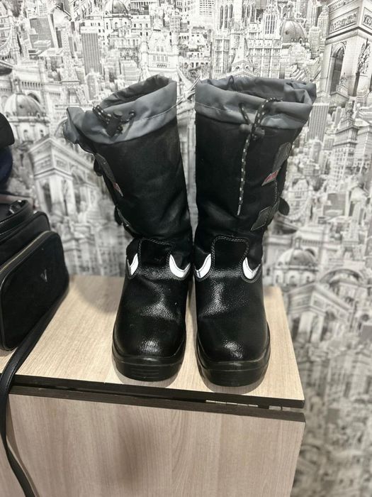 Продам зимние сапоги