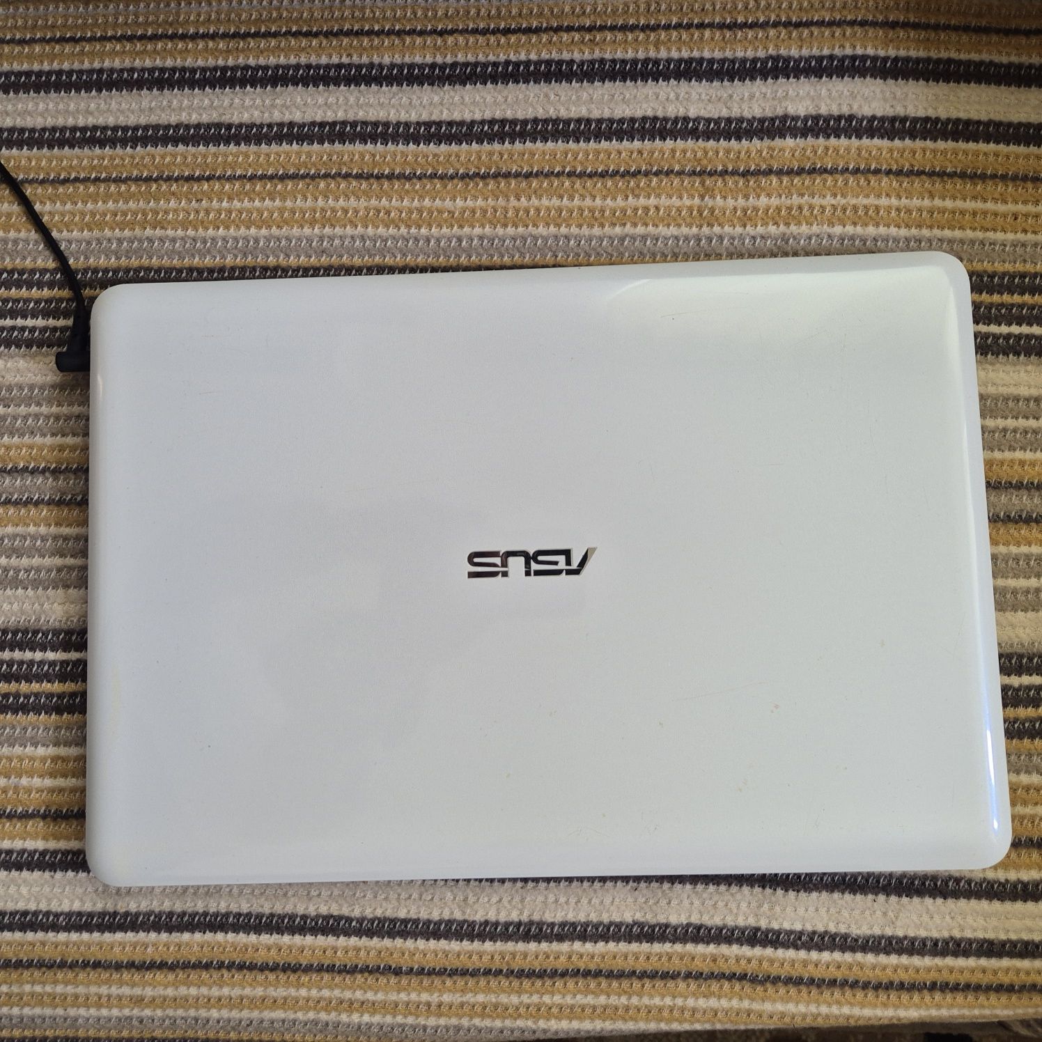 Лаптоп Asus L502M