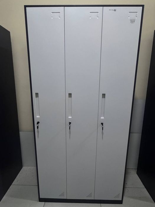 Металлические шкаф для раздевалке