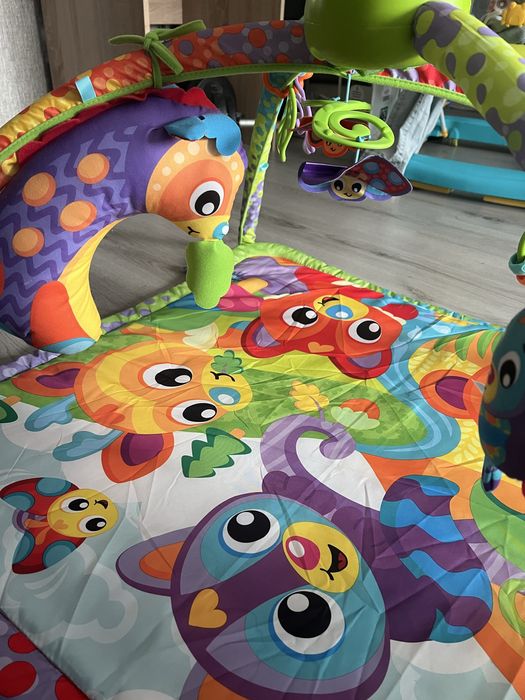 Бебешка активна гимнастика с музикален проектор