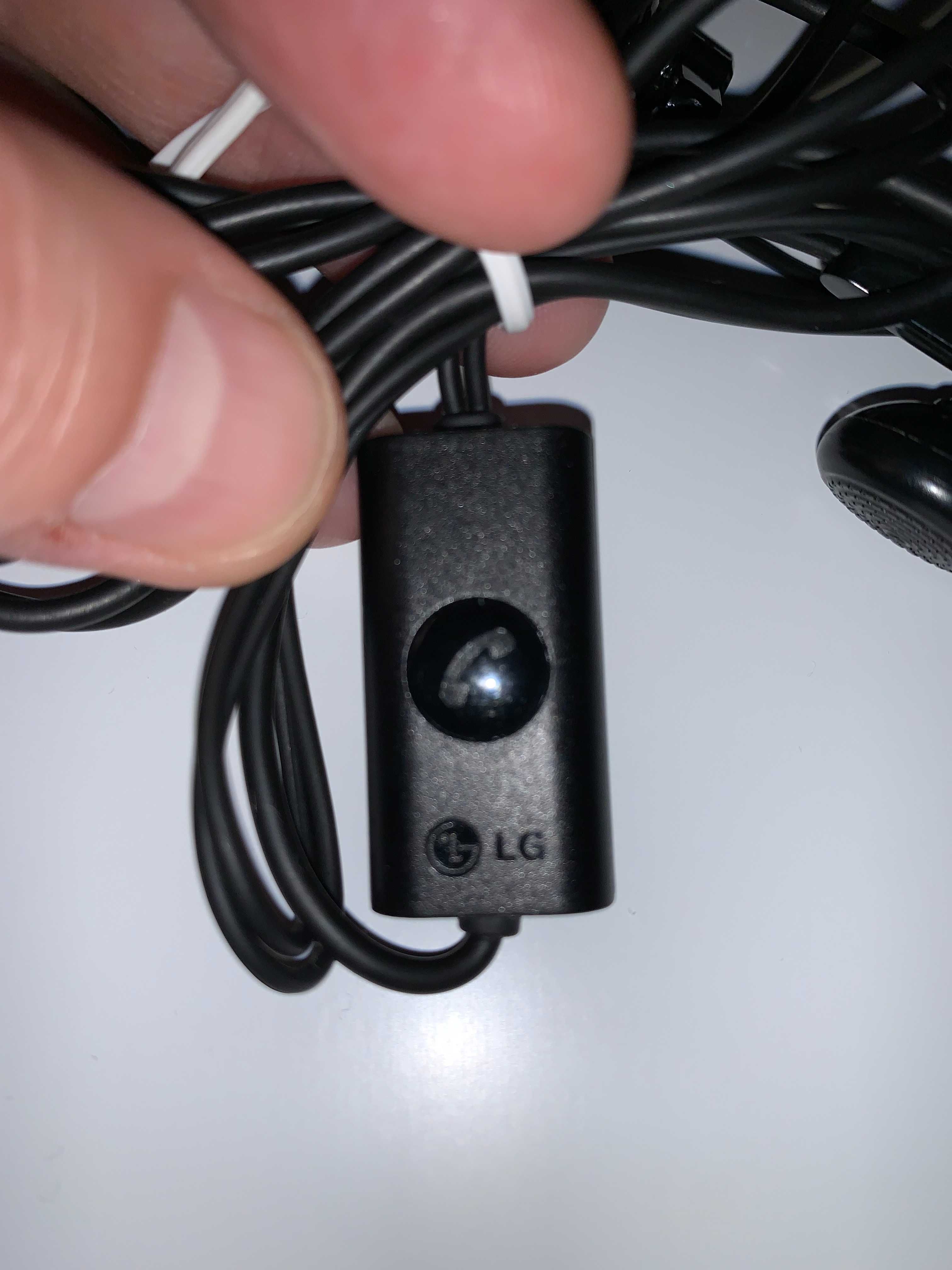 Casti LG cu microfon si mufa micro USB