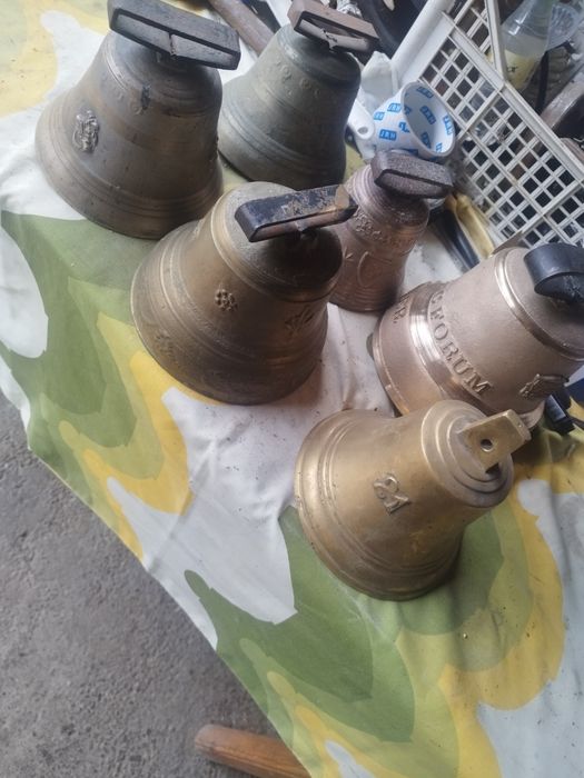 Clopote originale diferite modele preț de la 200 lei bucata