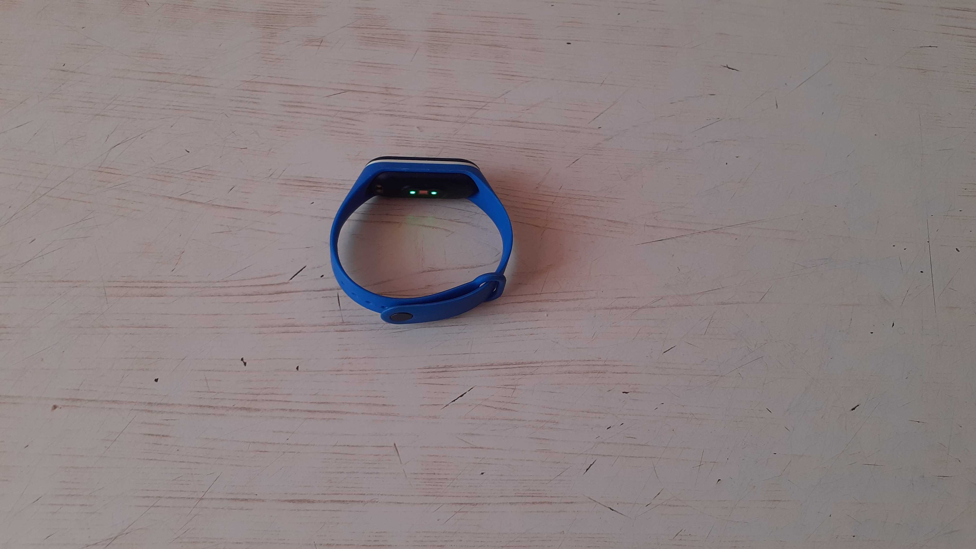 Продам смарт-браслет водонепроницаемый Mi Band 3 (сделано в КНР)