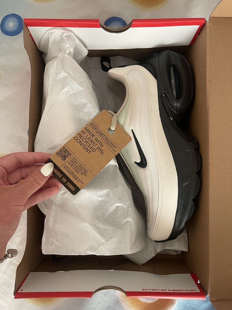 Чисто нови маратонки Nike W Air Max Portal Sneaker