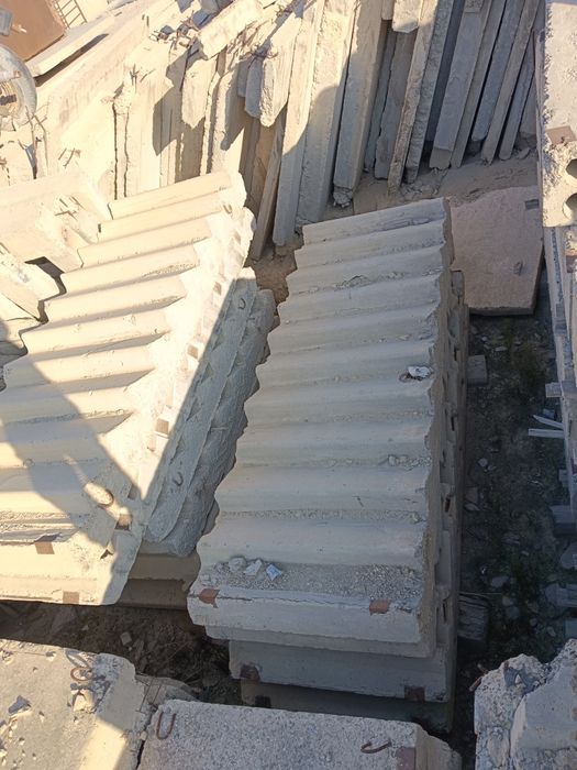 Лестничный марш с площадкой