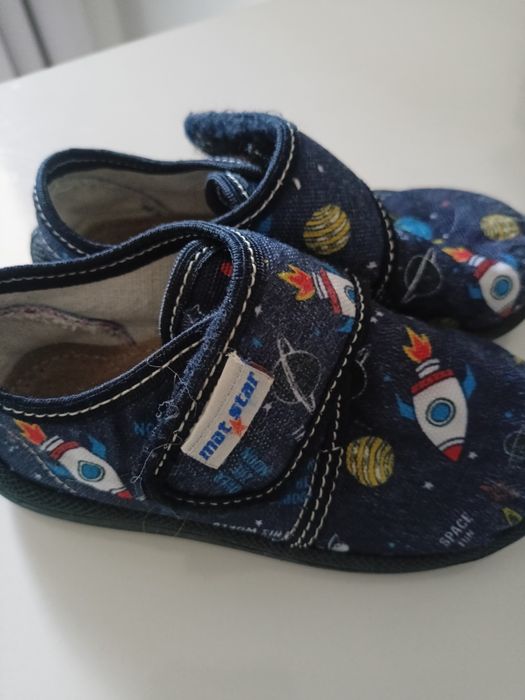 Пантофи за момче в детска ясла/градина