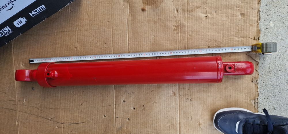 Cilindru hidraulic cu dublu sens 810 mm Lungime cursa 50 cm tija 50 mm
