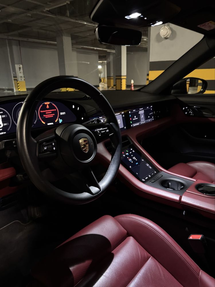 Продам свой Porsche Taycan — Идеальное состояние