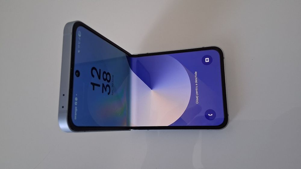 Ofer la vânzare Samsung Z Flip 6 ca nou garanție casco