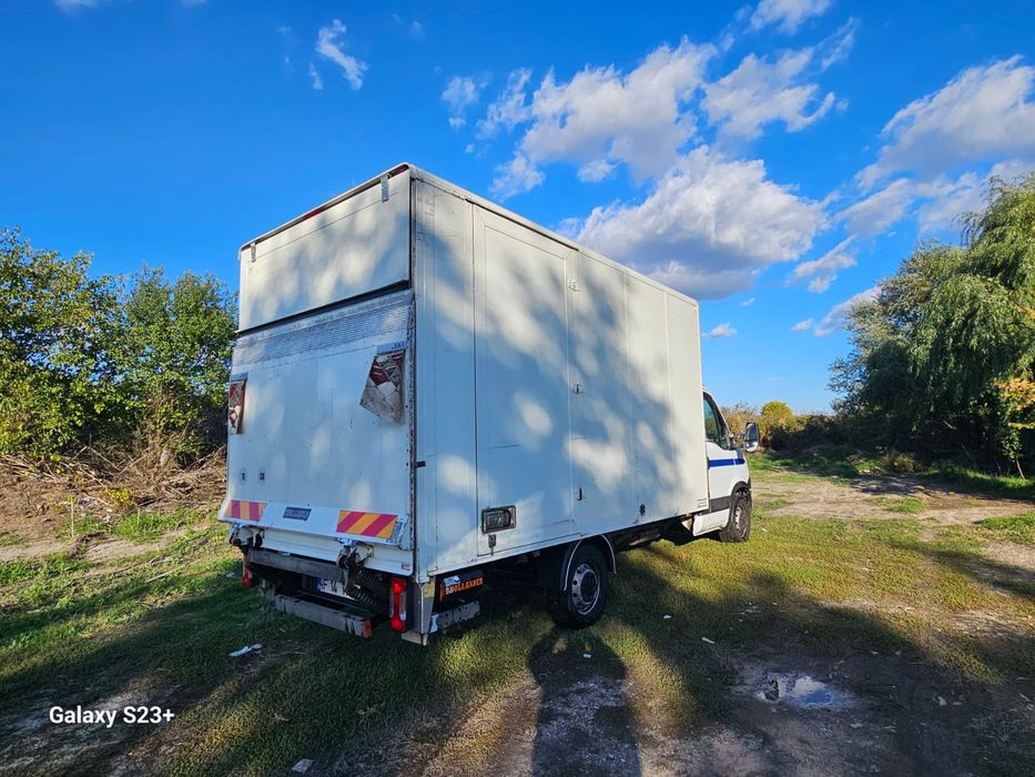 Iveco daily cu lift