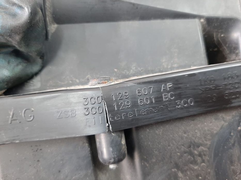 carcasa filtru aer 2.0 tdi bmm audi a3 8p  vw passat b6 touran 1t2  golf 5 jetta  3c0129607ap