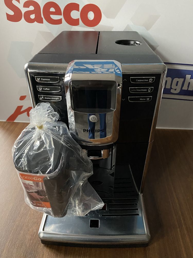 Espressor expresor aparat de cafea philps latte go