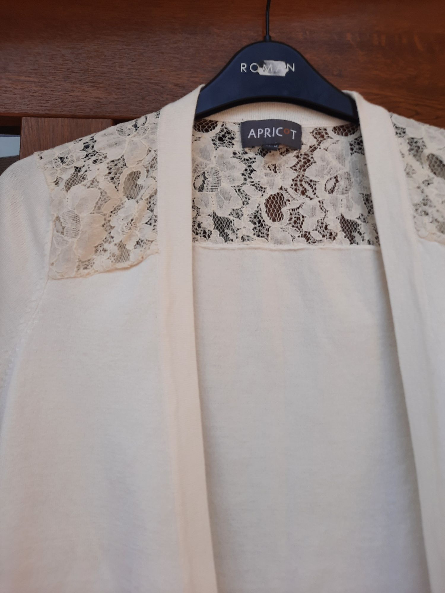 Blazer Apricot alb cu dantela mărimea L