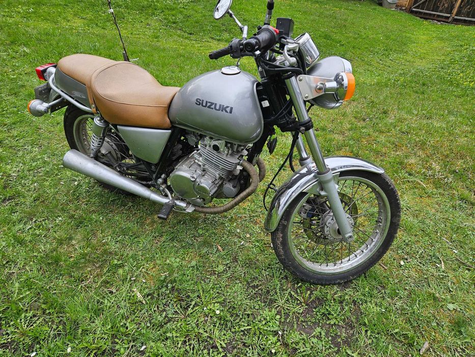 Motocicleta Cafe racer Suzuki TU 250 X