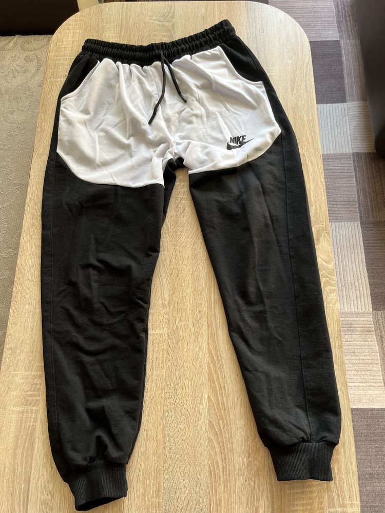 Чисто нов Екип на Nike