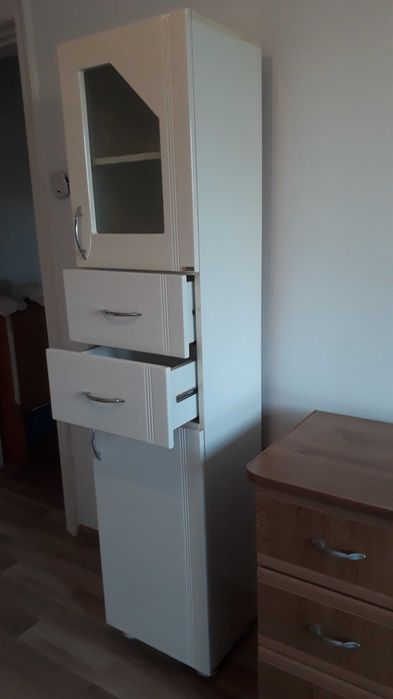 Mobila Nouă si utilizată dulapuri comode noptiere masa, cuier  etc