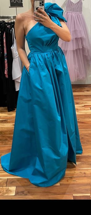 Официална рокля на модния бранд Pinko.