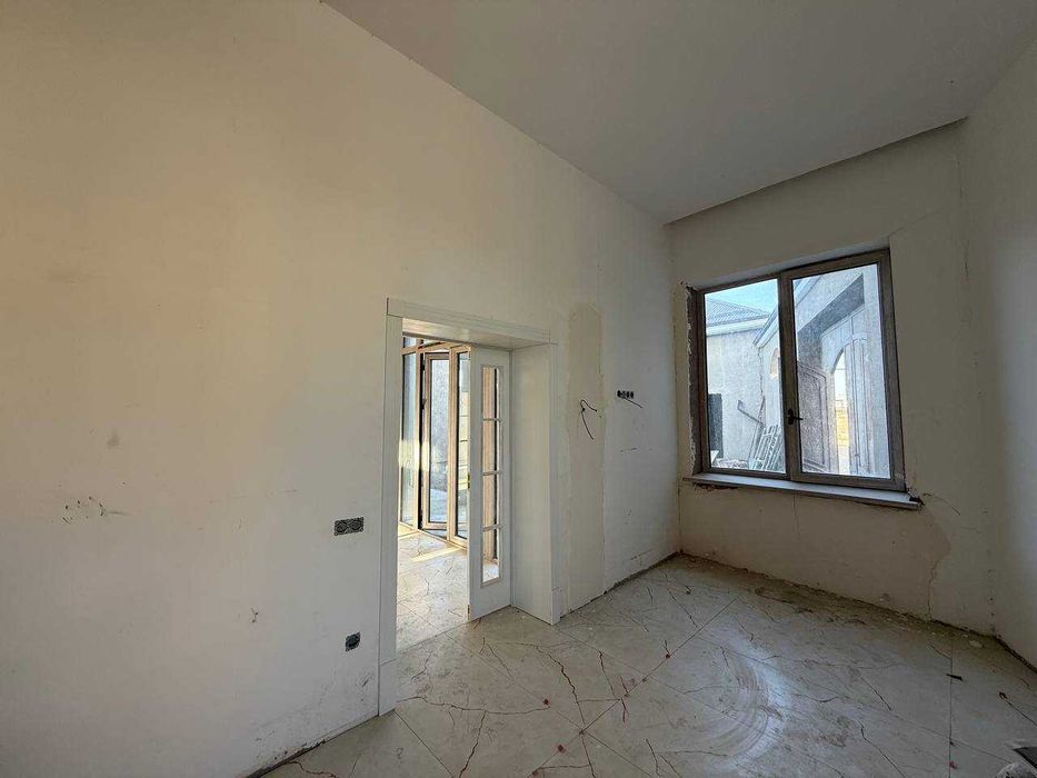 HASHAMATLI 3 QAVATL qilib qurilgan hovli sotiladi