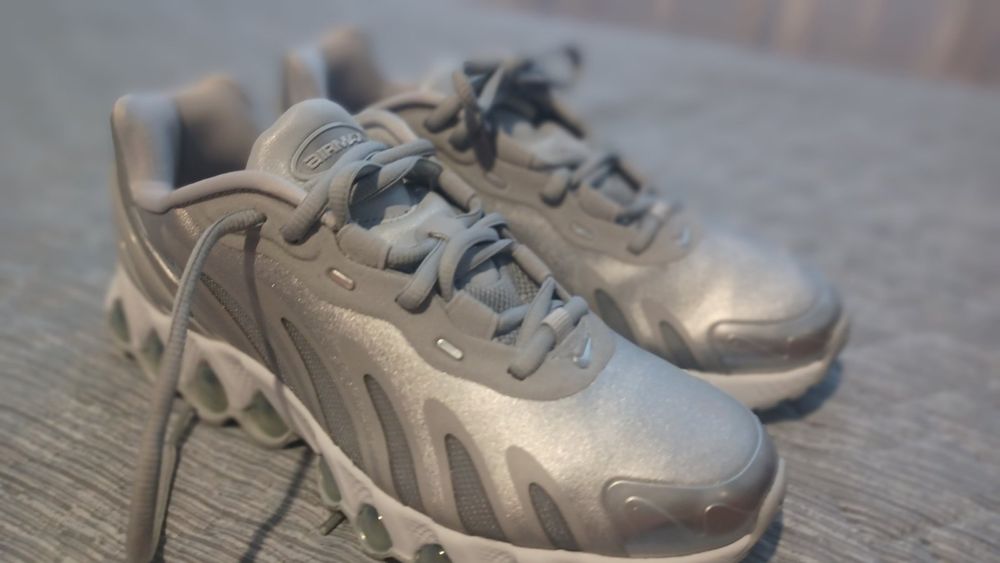 Продавам Дамски маратонк Nike