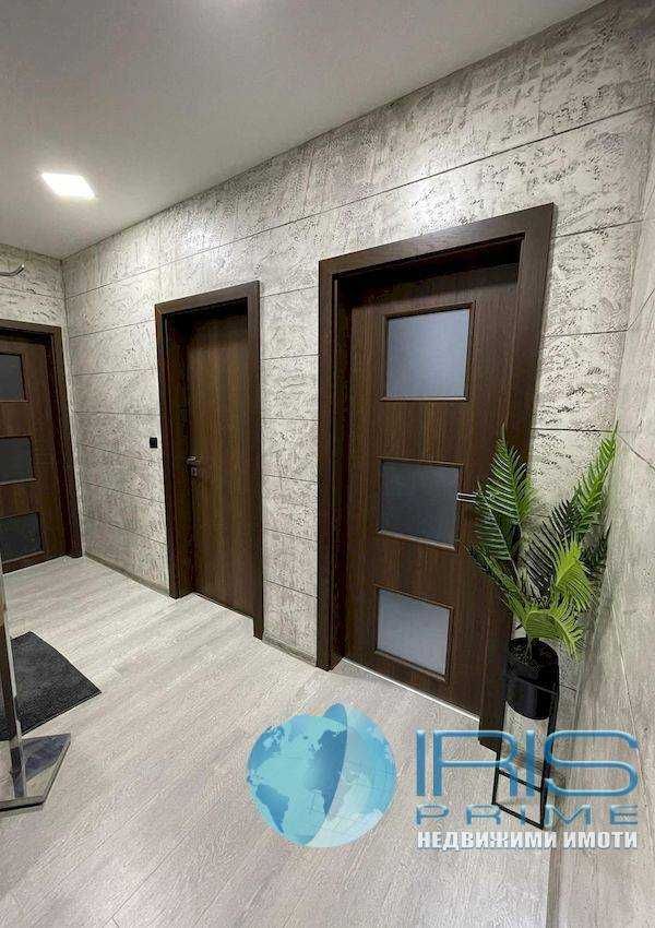 Продава се Двустаен апартамент в Шумен, Тракия - 67 кв.м за 1561 €/кв.м - Снимка #2