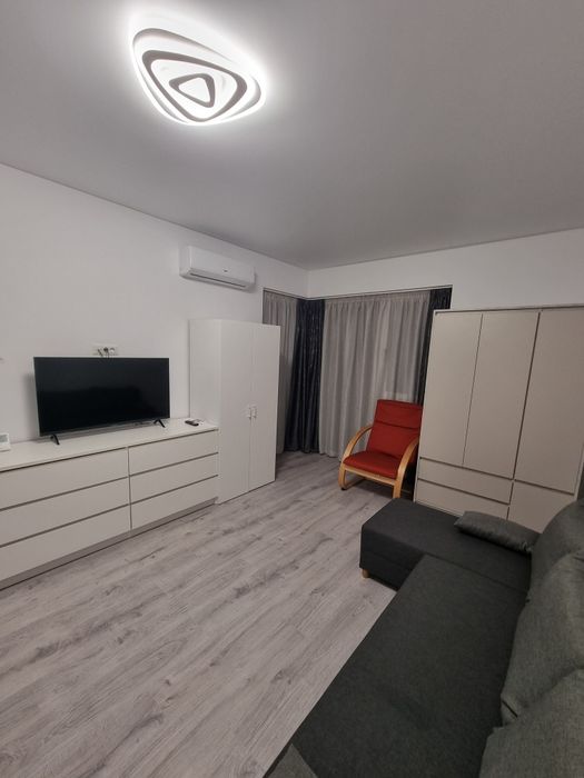 Inchiriez garsoniera bloc nou