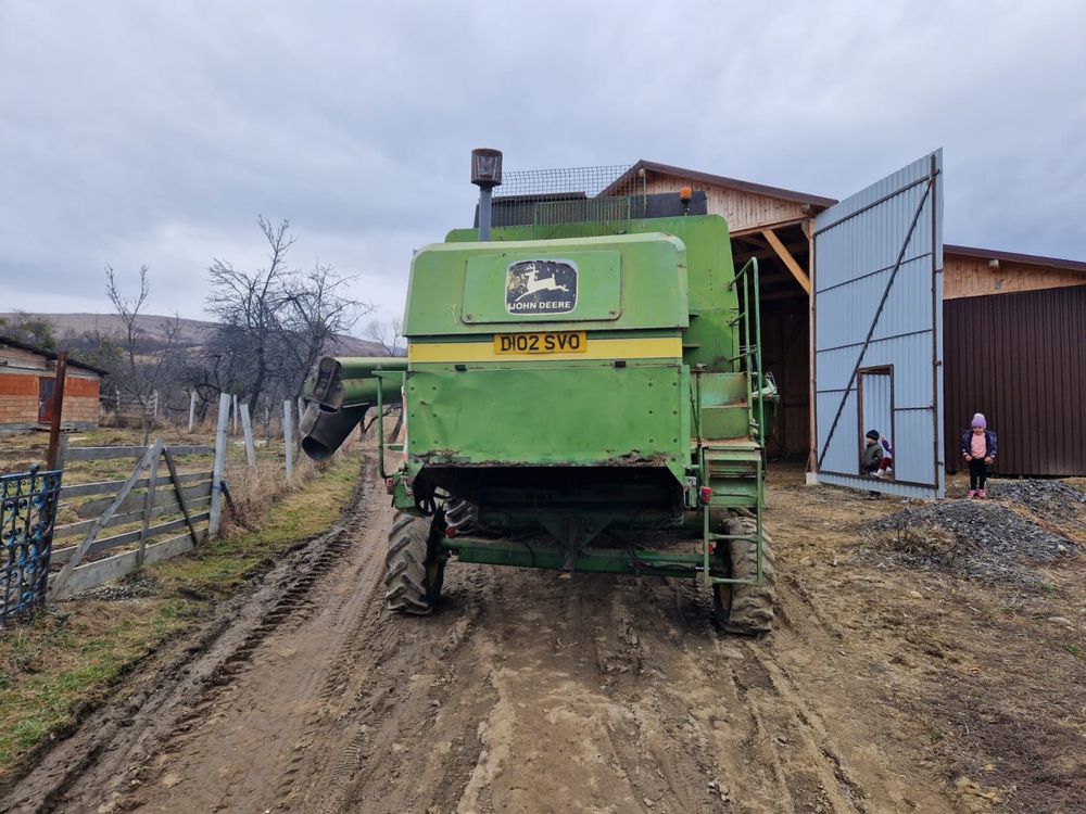 Dezmembrez Combina John Deere 1085