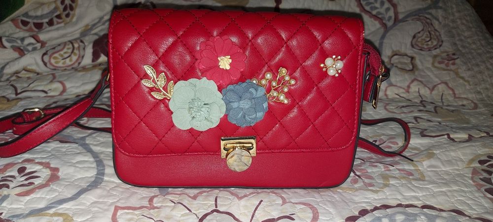 Geanta de umăr, roșie, cu fermoar