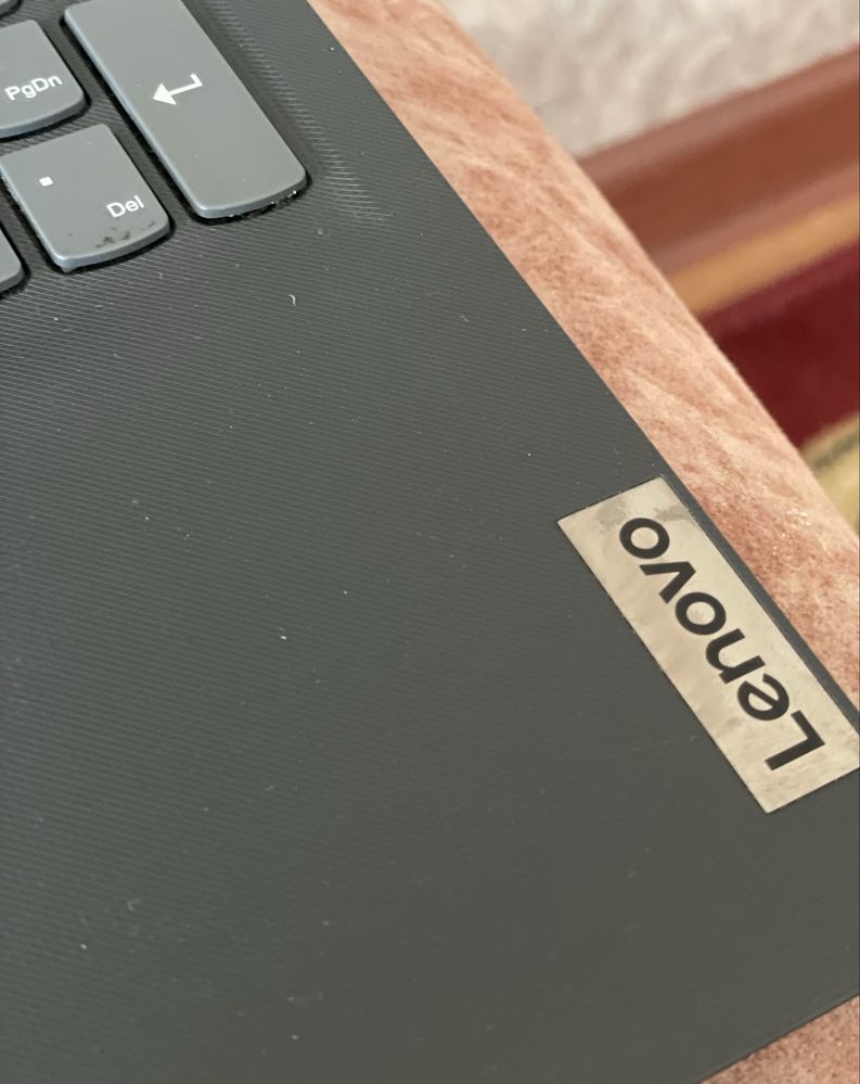 Noutbuk lenovo sotiladi xolati ideal