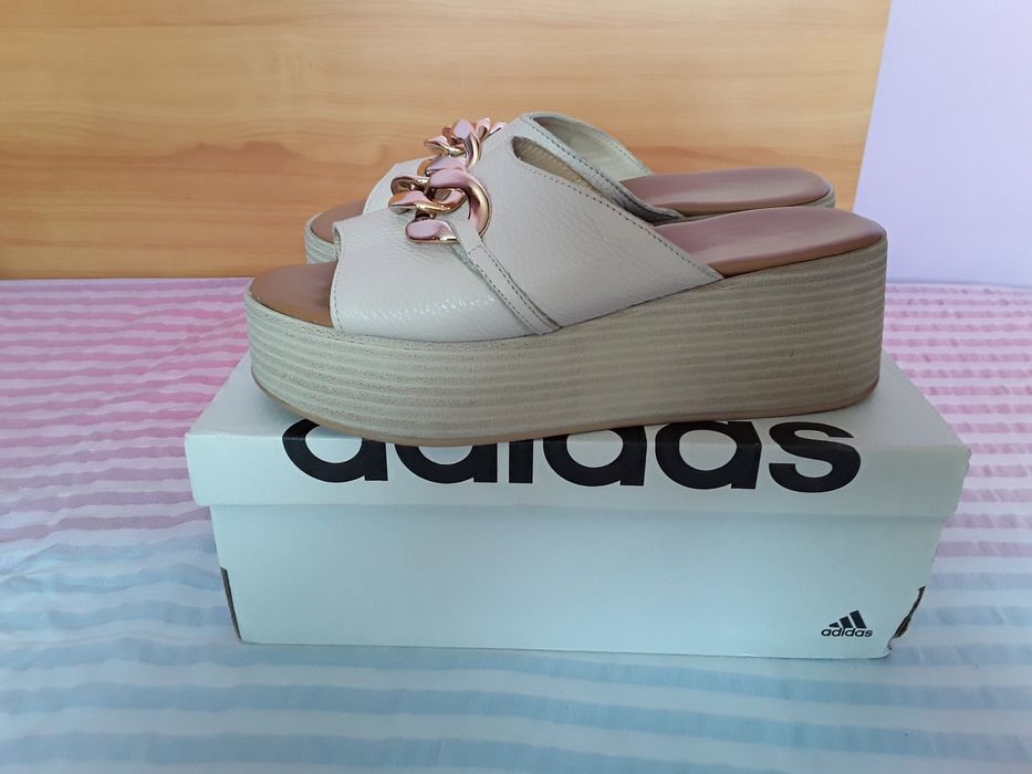 Vând Papucii cu Platforma Piele Naturală Mărimea 37 Italia