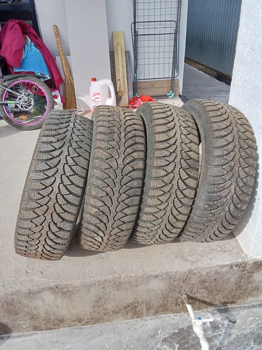 Продам зимние шины